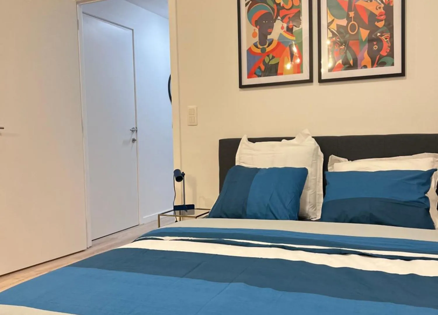 Hote Brussels Center City Luxe Tours Et Taxi 0*,  Belgien